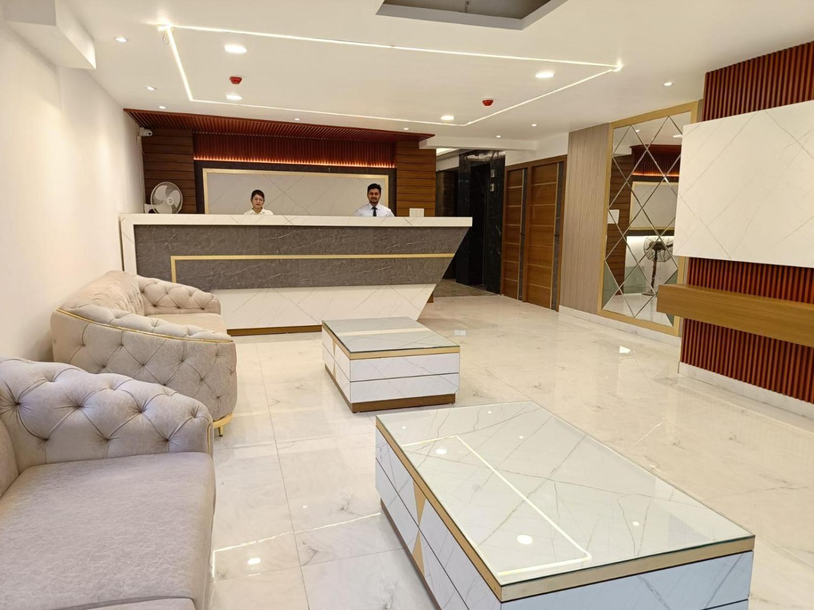Hotel Aman Residency Аллахабад Экстерьер фото