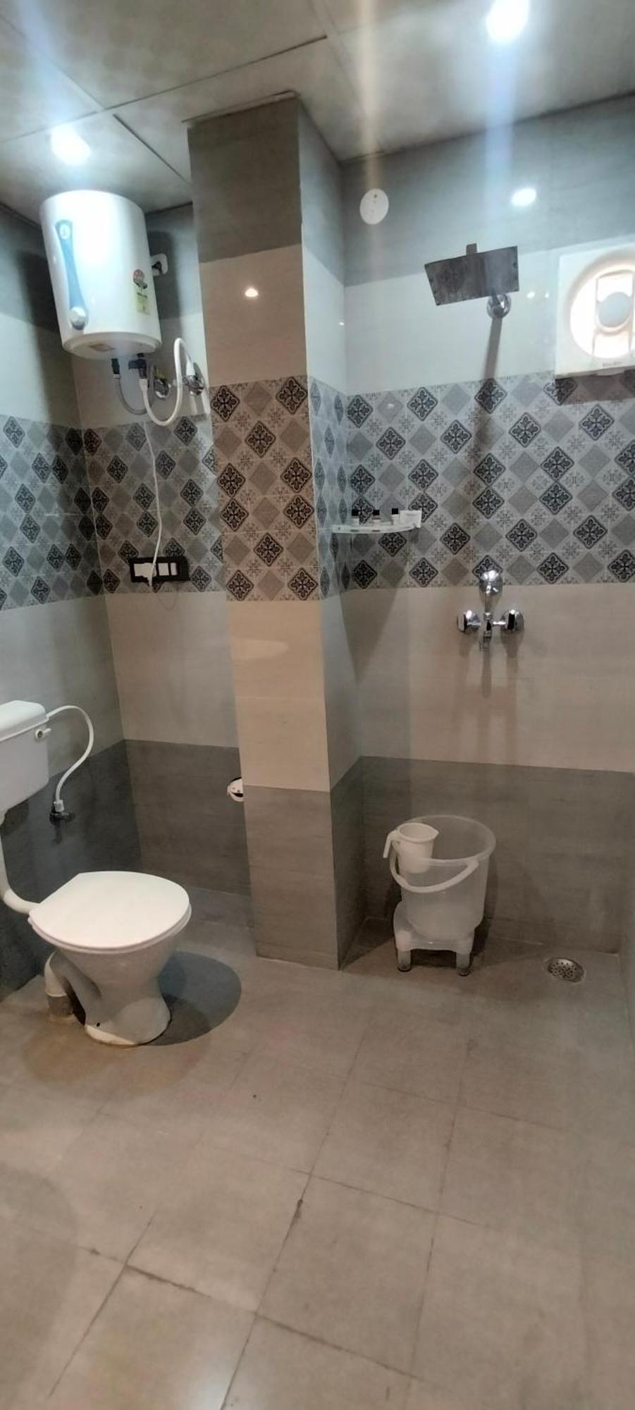 Hotel Aman Residency Аллахабад Экстерьер фото